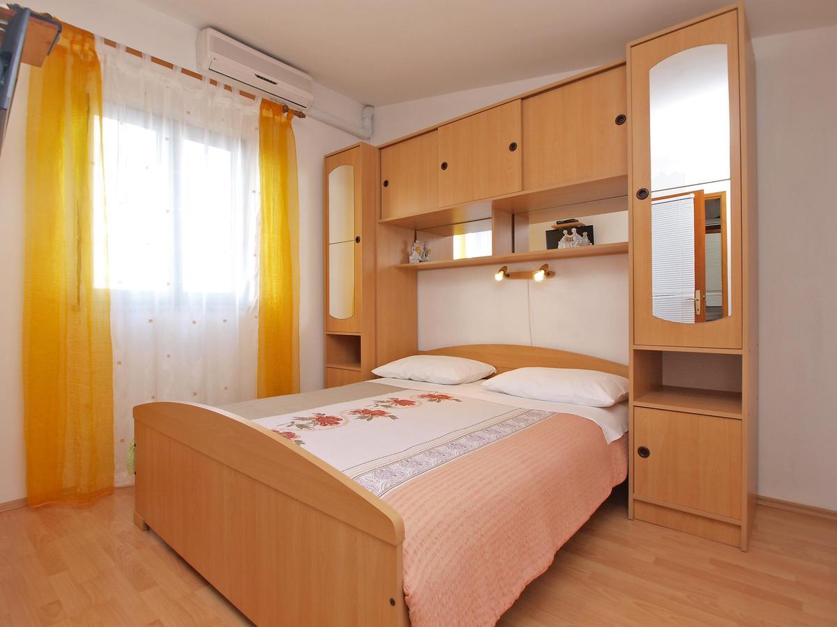 Apartma Milan 1048 *