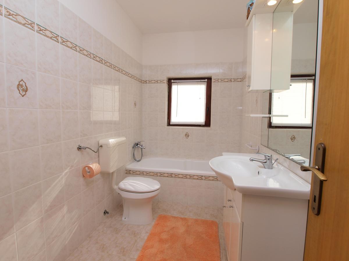Apartma Milan 1048