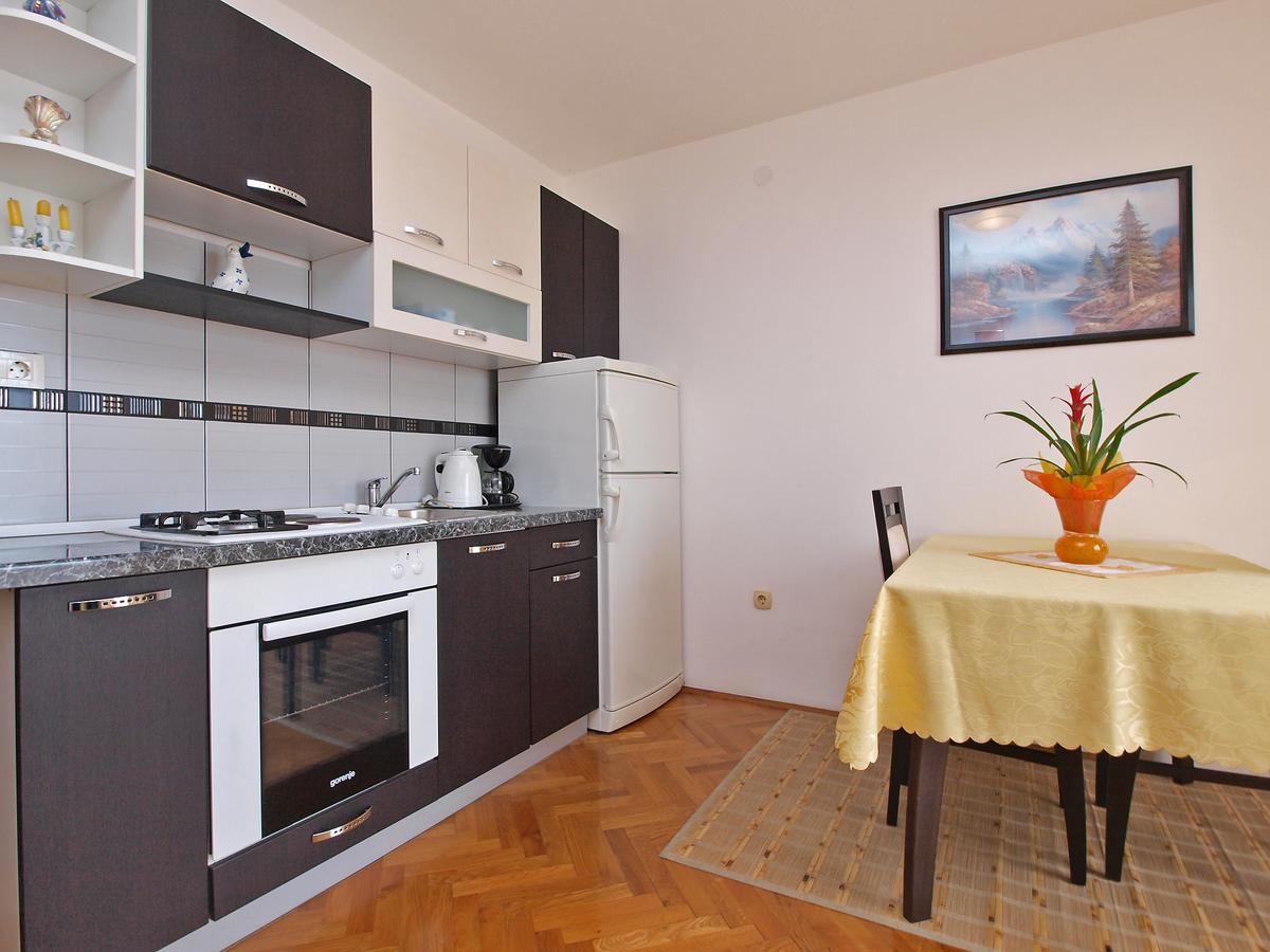Apartma Milan 1048
